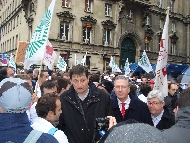 Manifestation devant l'Assemblée nationale en faveur de la filière porcine française